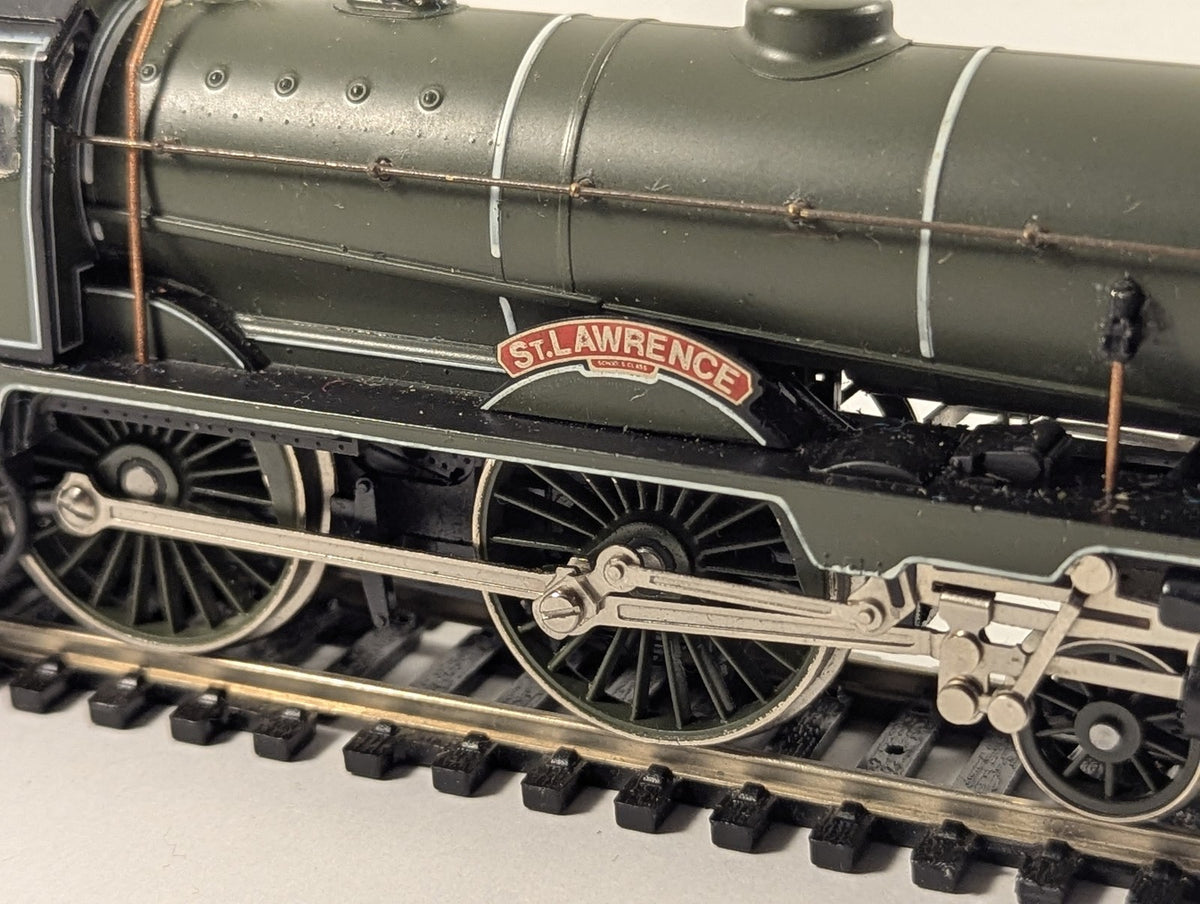 Hornby OO Gauge Schools Class 4-4-0 'St. Lawrence' Steam Locomotive 934