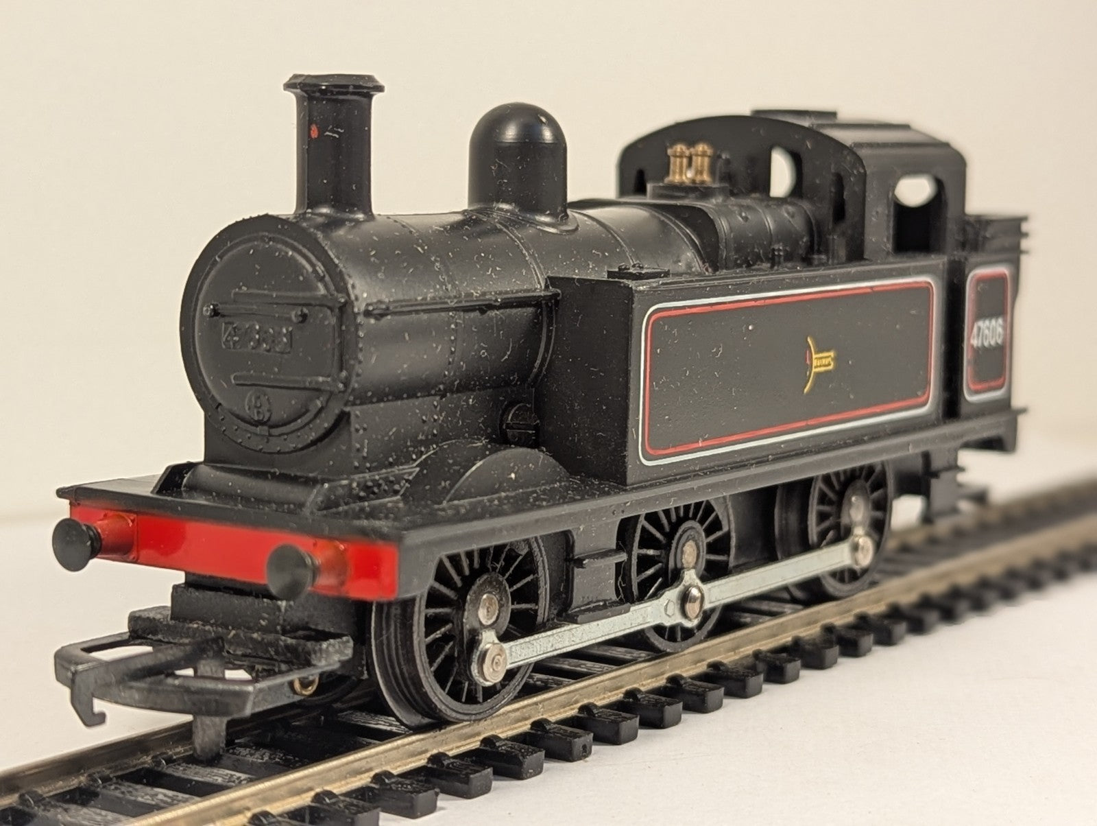 Tri-ang Hornby R52 OO Gauge Class 3F Jinty 0-6-0T – Damaged Crest and box