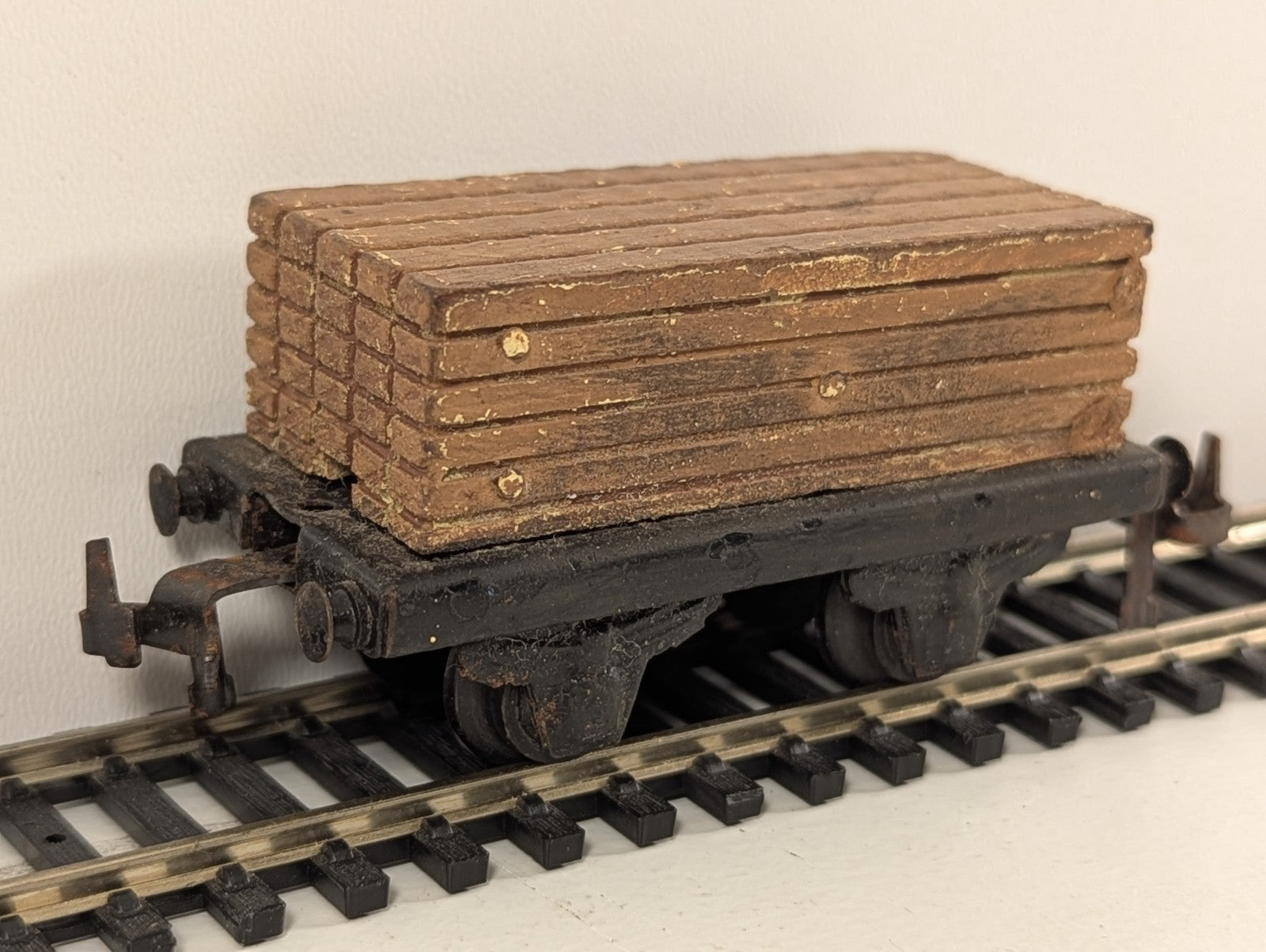 Trix Express H0 20/158 Long Wood-Carrying Wagon