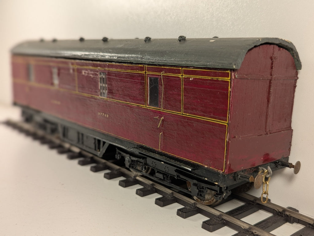 Kitbuilt O Gauge LMS Full Parcels Brake Van Maroon