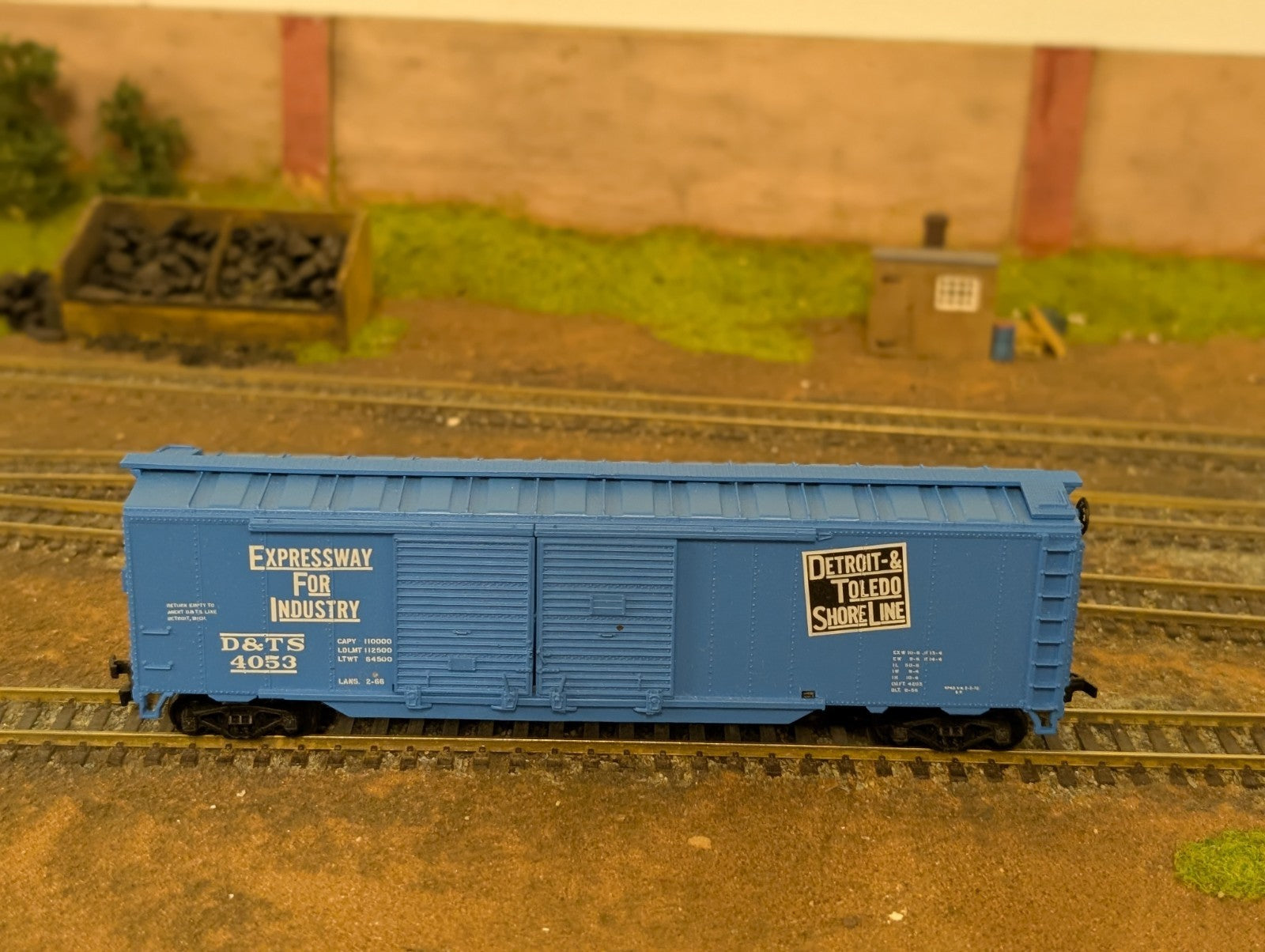 HO Scale Detroit & Toledo Shore Line 50' Double Door Box Car
