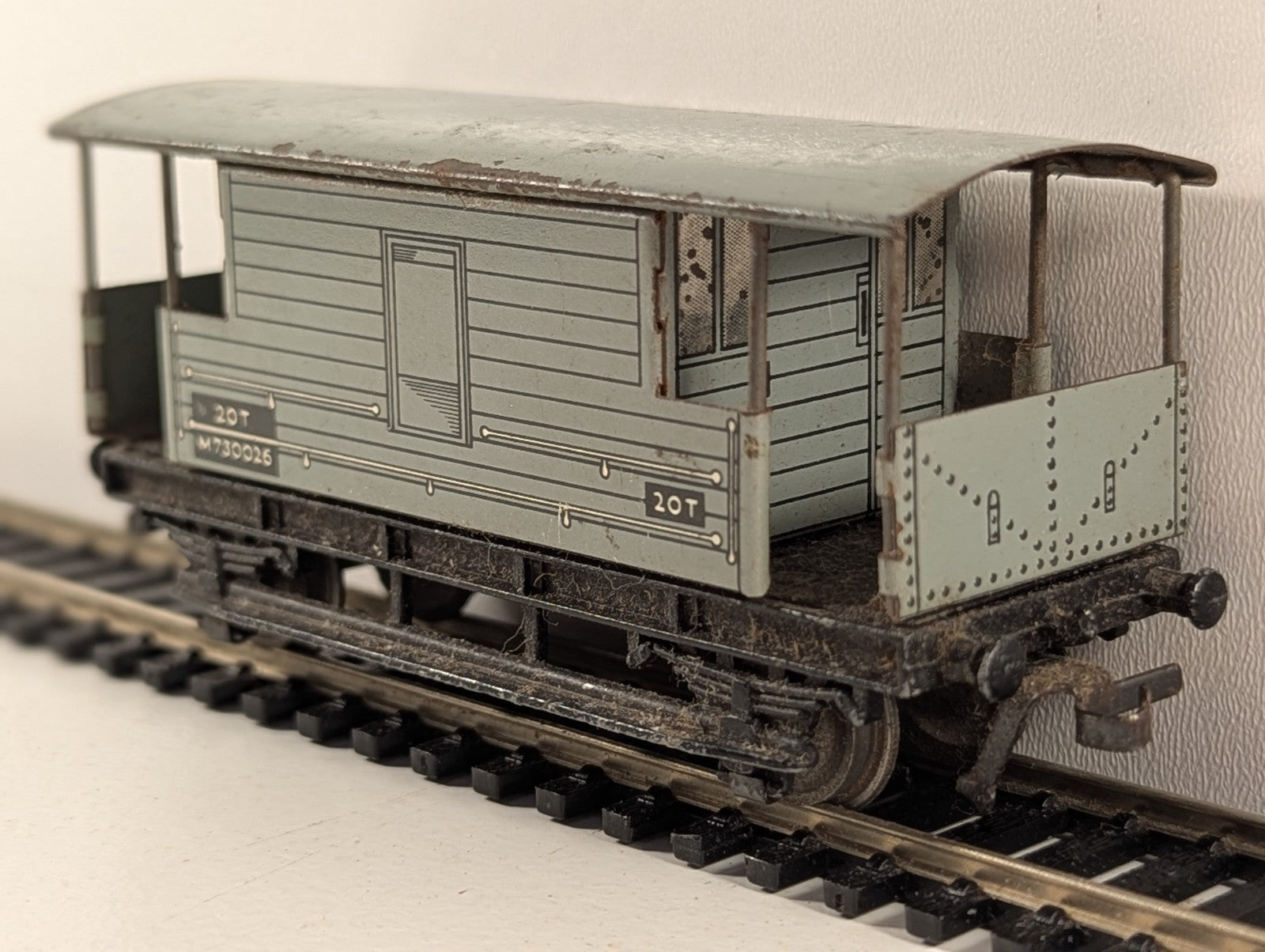 Hornby Dublo 32045 BR 20 Ton Goods Brake Van OO Gauge
