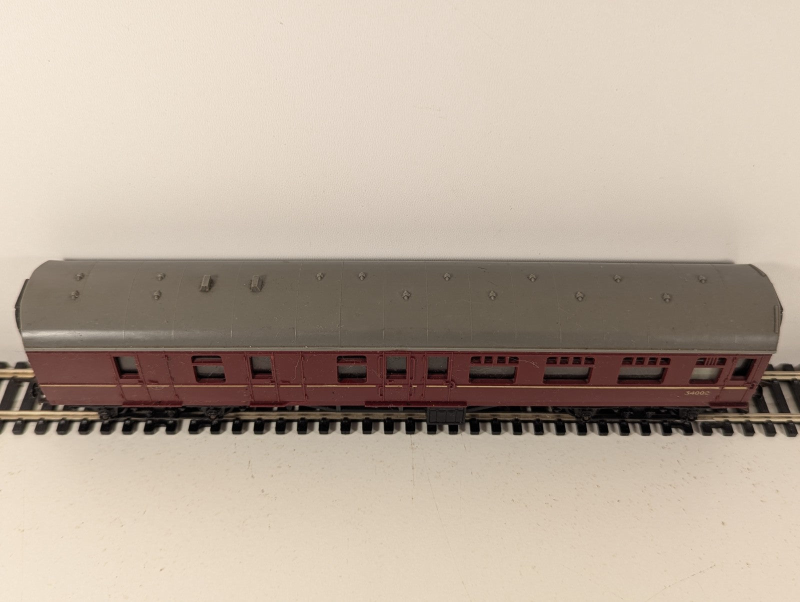 Tri-ang OO Gauge BR Maroon 3rd Class Brake Coach
