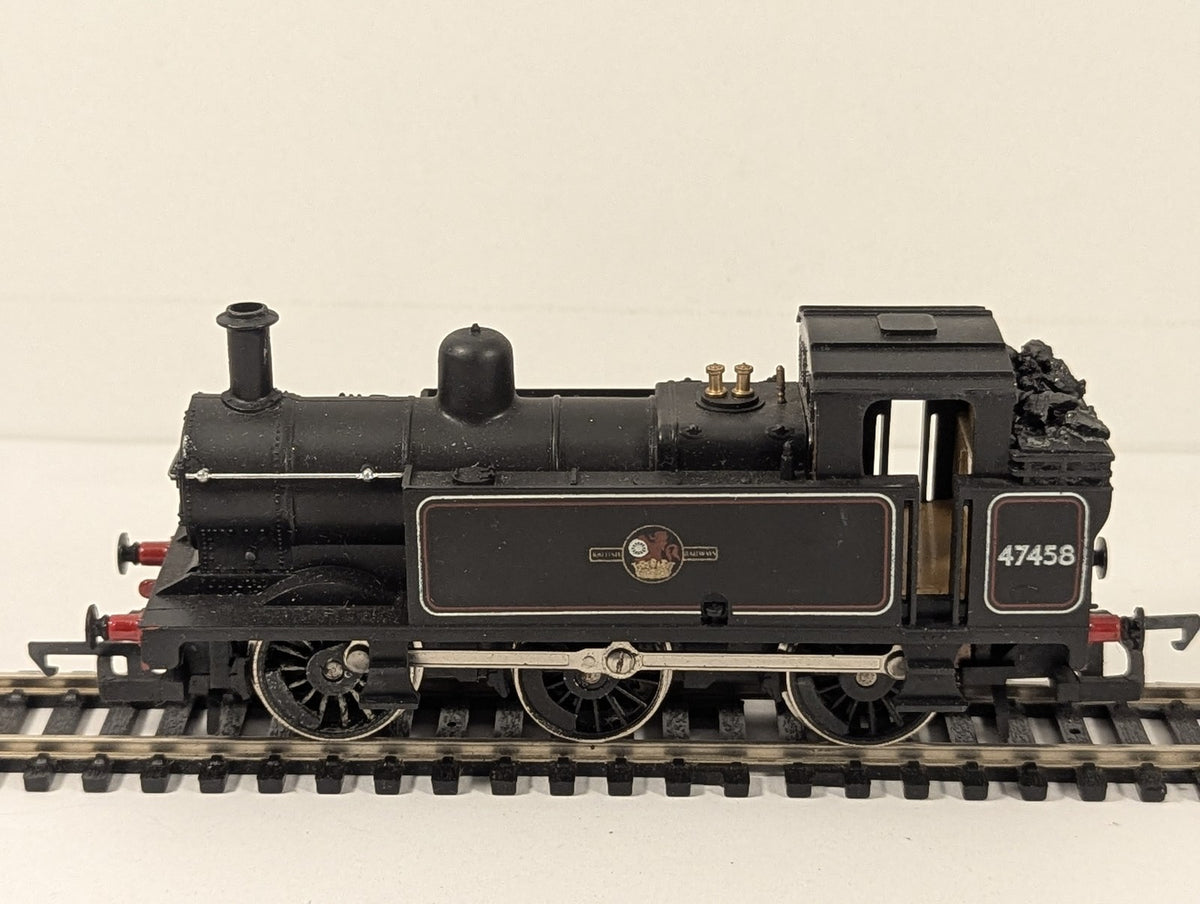 Hornby OO Gauge LMS Class 3F Jinty 0-6-0T Steam Locomotive 47458 BR Black R052