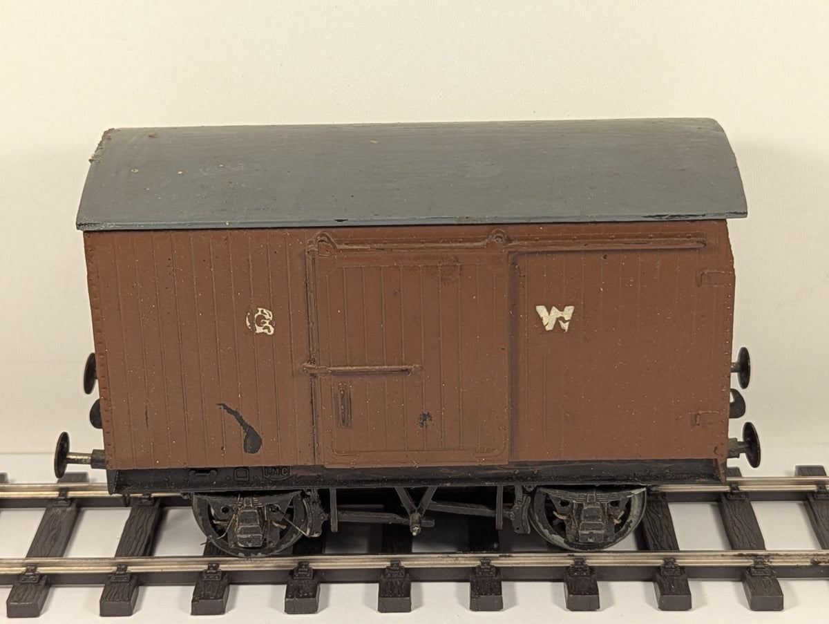 Kit Built O Gauge GWR 12 Ton Box Van - missing buffer head and damaged ends