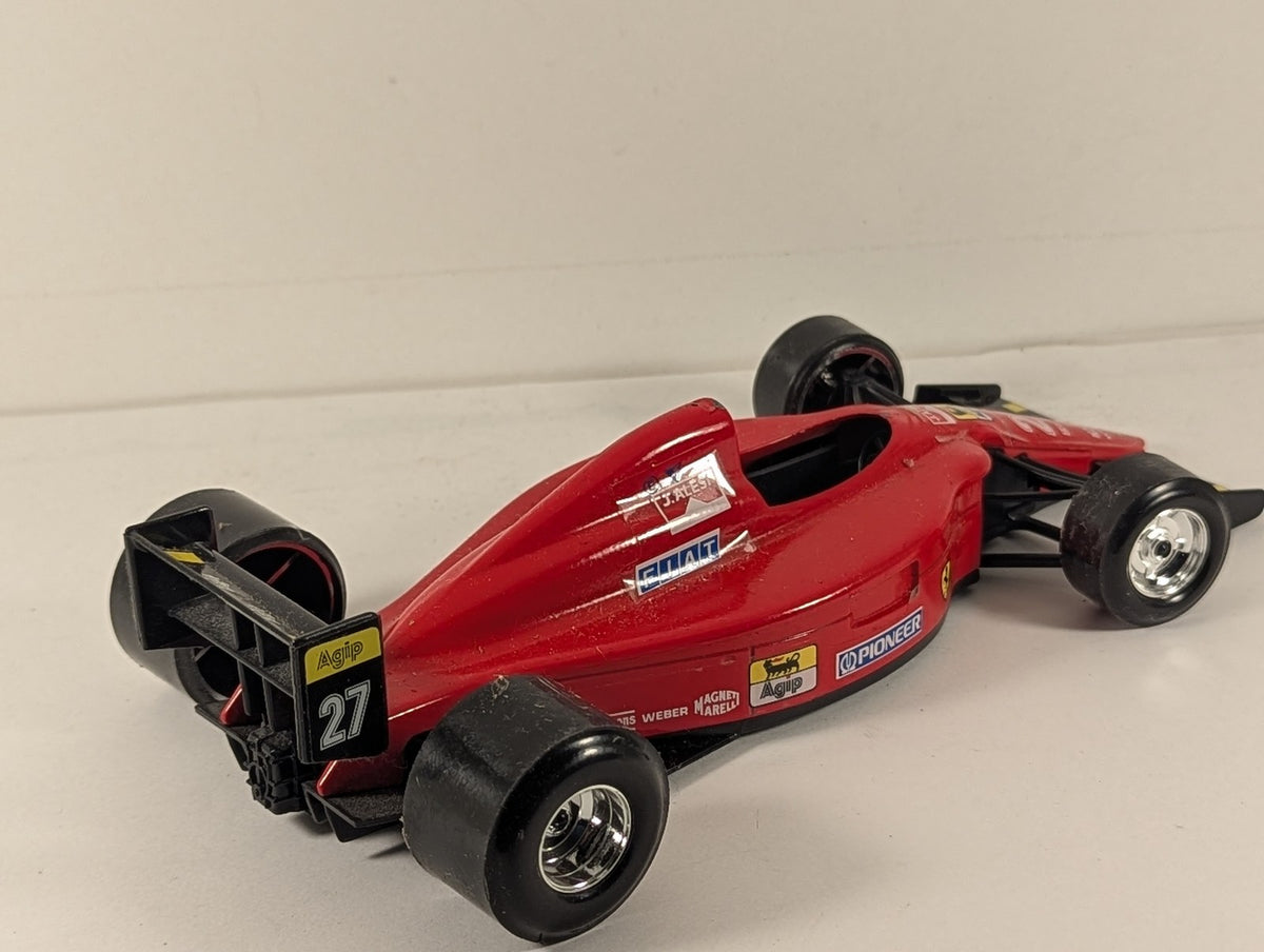 Bburago 1:24 Ferrari 641/2 Formula 1 Car 27 Ferrari Red