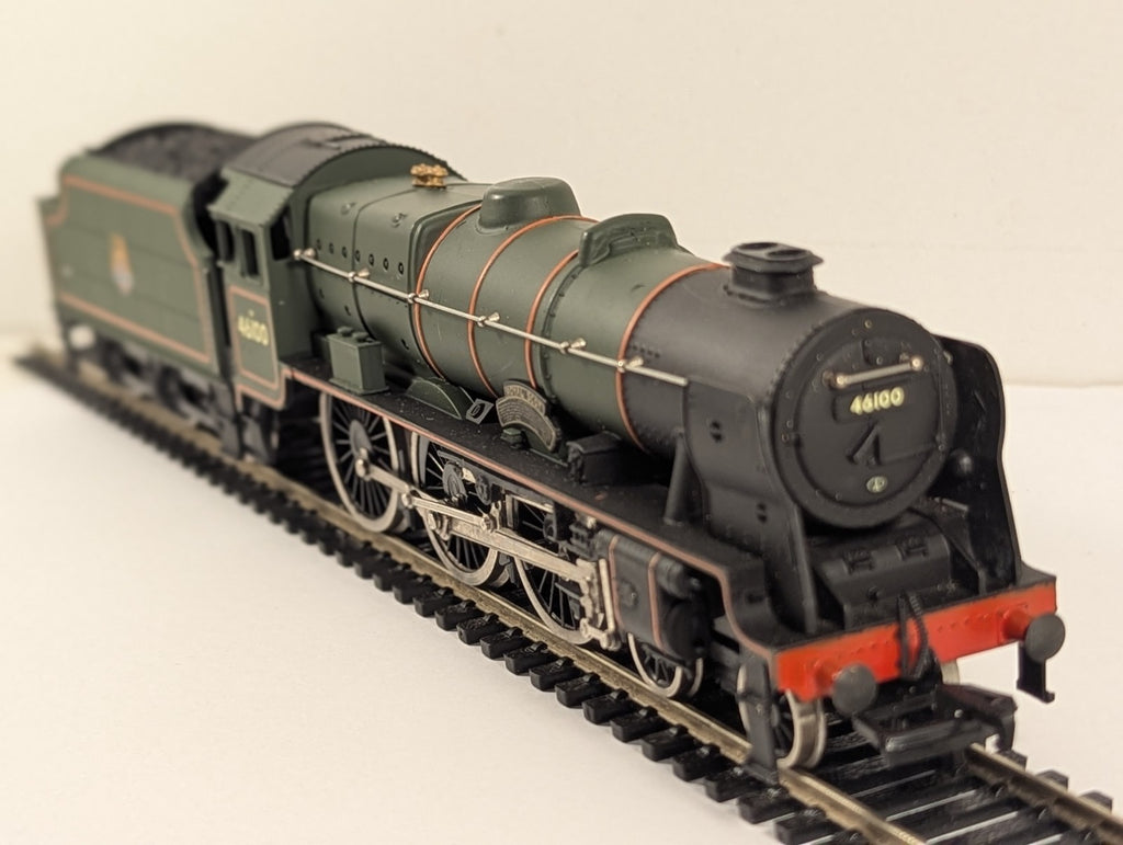 Mainline OO Gauge BR Green 46100 Royal Scot Steam Locomotive