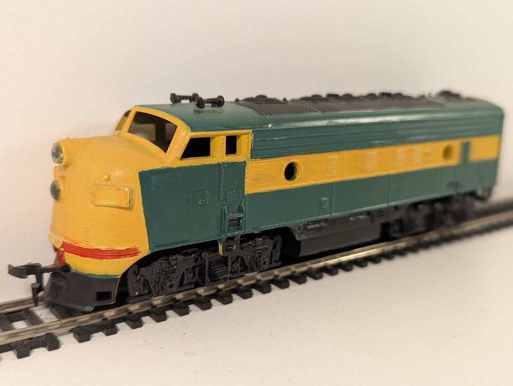 Athearn HO Scale Chicago & North Western EMD F7 Diesel Locomotive with Lights