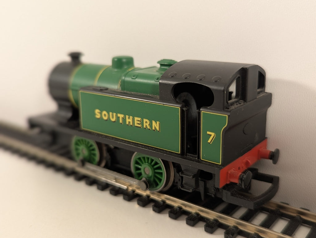 Hornby R2439 Southern 0-4-0T Industrial Locomotive – No. 7 – OO Gauge