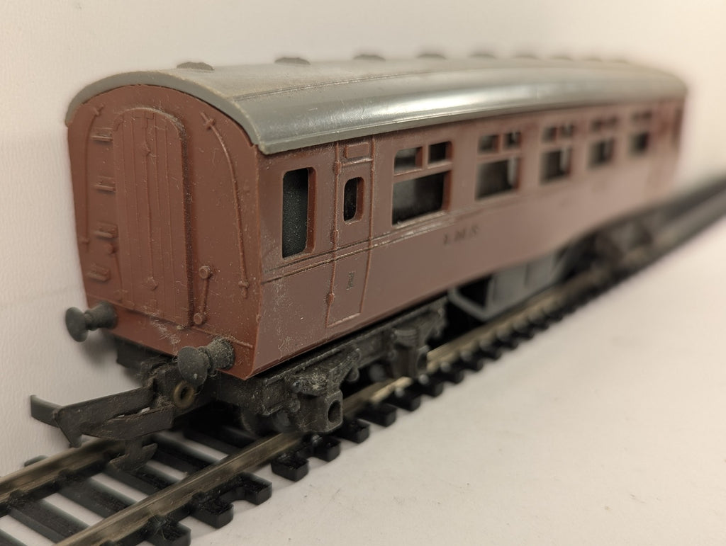 Tri-ang OO Gauge LMS Medium Passenger Coach 7573 LMS Maroon R211