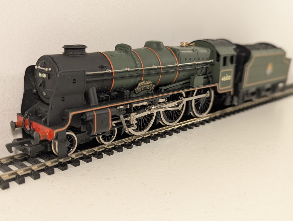 Mainline Railways 37-057 Rebuilt Scot Class 4-6-0 “Royal Scot” BR Green