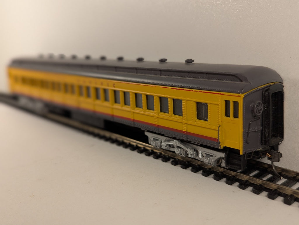 Bachmann Spectrum HO Gauge Heavyweight Coach Passenger Coach 1114 Union Pacific
