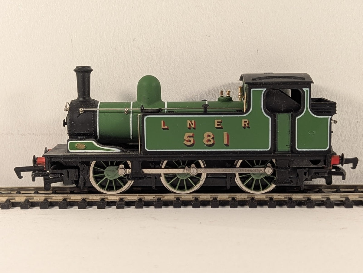 Mainline OO Gauge Class J72 0-6-0T Steam Locomotive 581 LNER Green 37-054