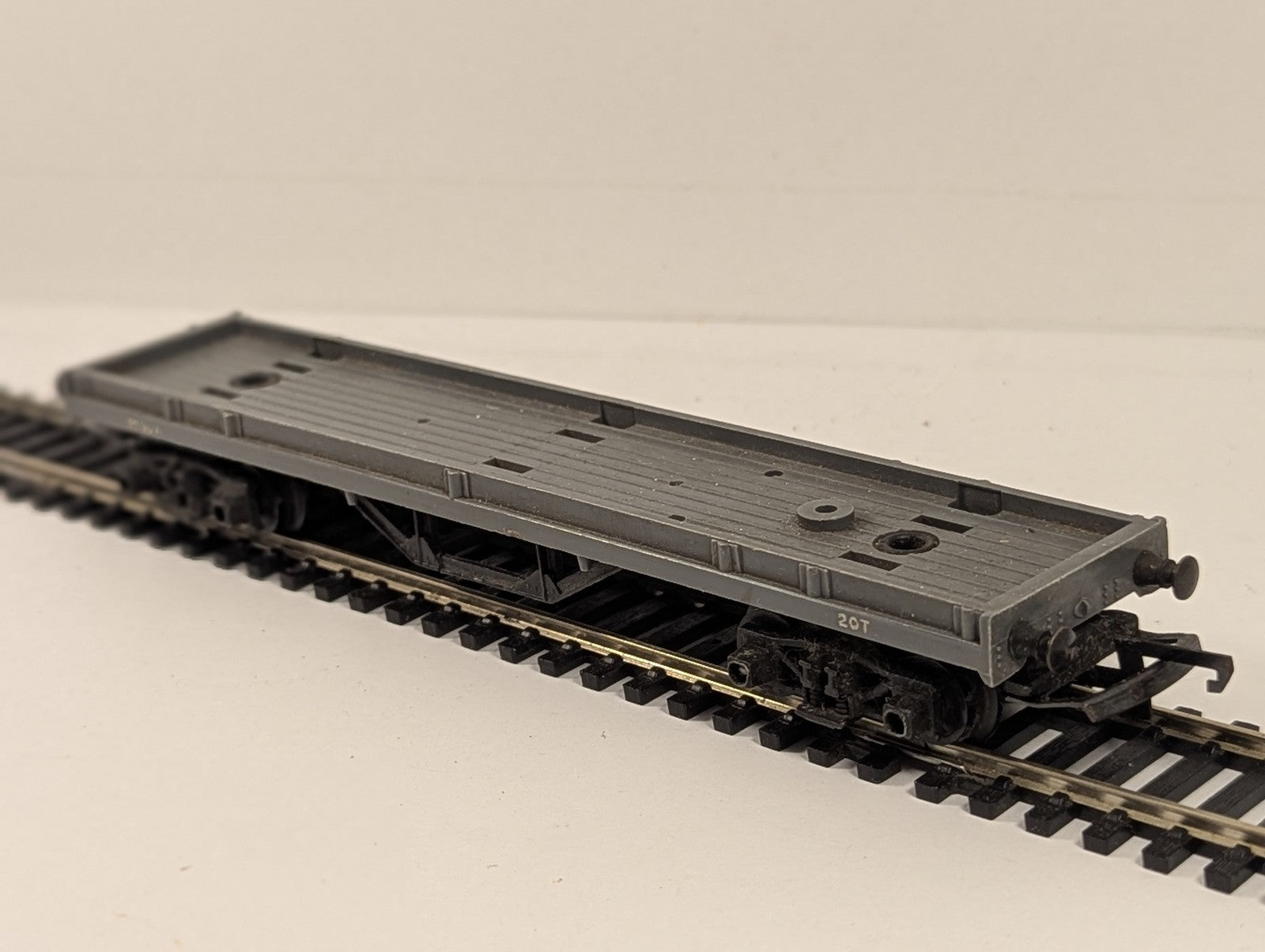Tri-ang OO Gauge Bogey Flat Wagon Wagons M13071 BR Grey R.212