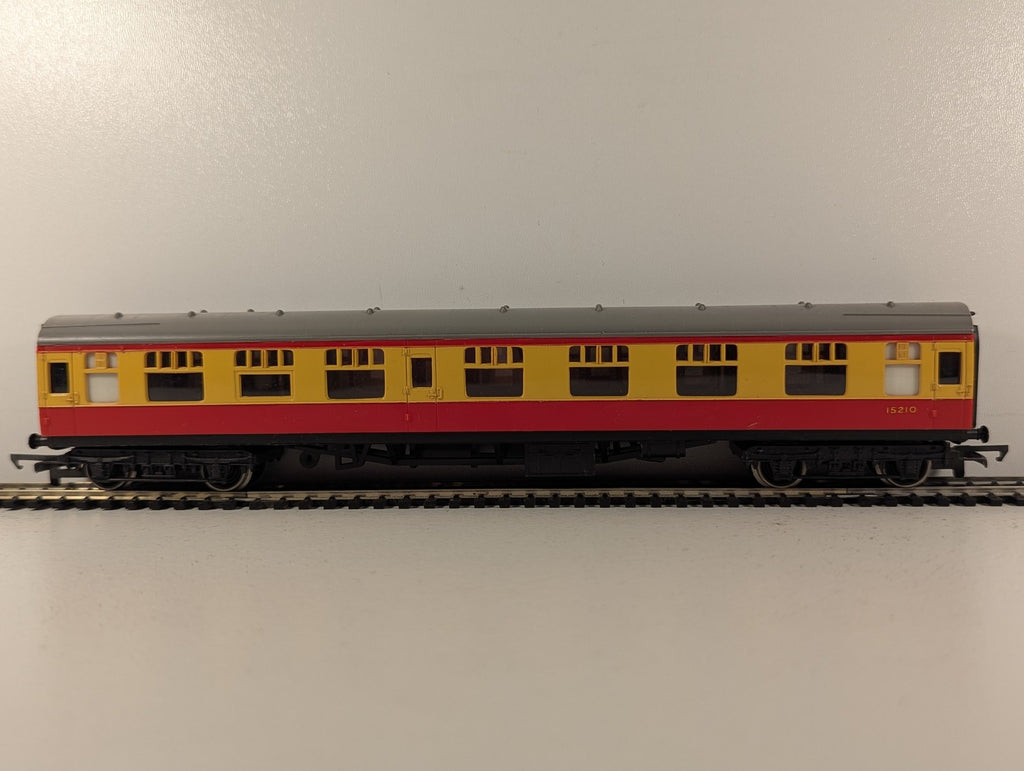 Hornby OO Gauge BR Ex-LMS Corridor Composite Coach Passenger Coach 15210