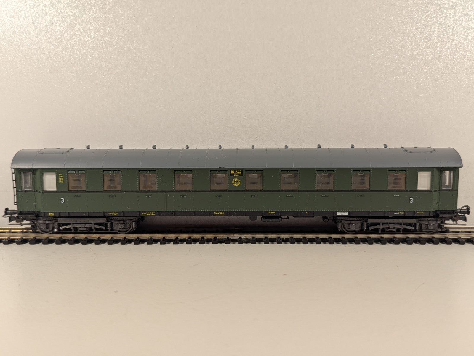 Liliput 843 02 HO Gauge DRG Third Class Passenger Coach - Boxed