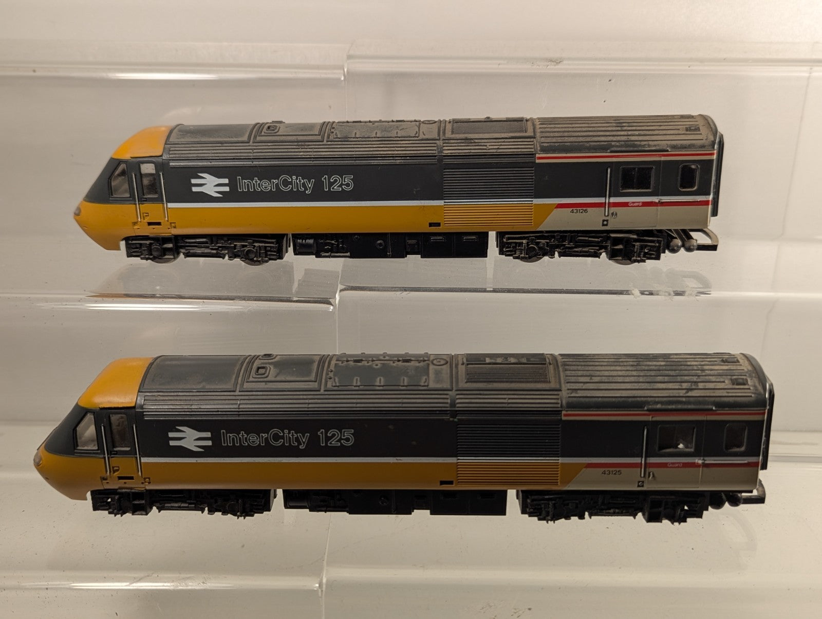 Hornby OO Gauge InterCity 125 HST Standard Livery Motorised & Dummy Power Cars