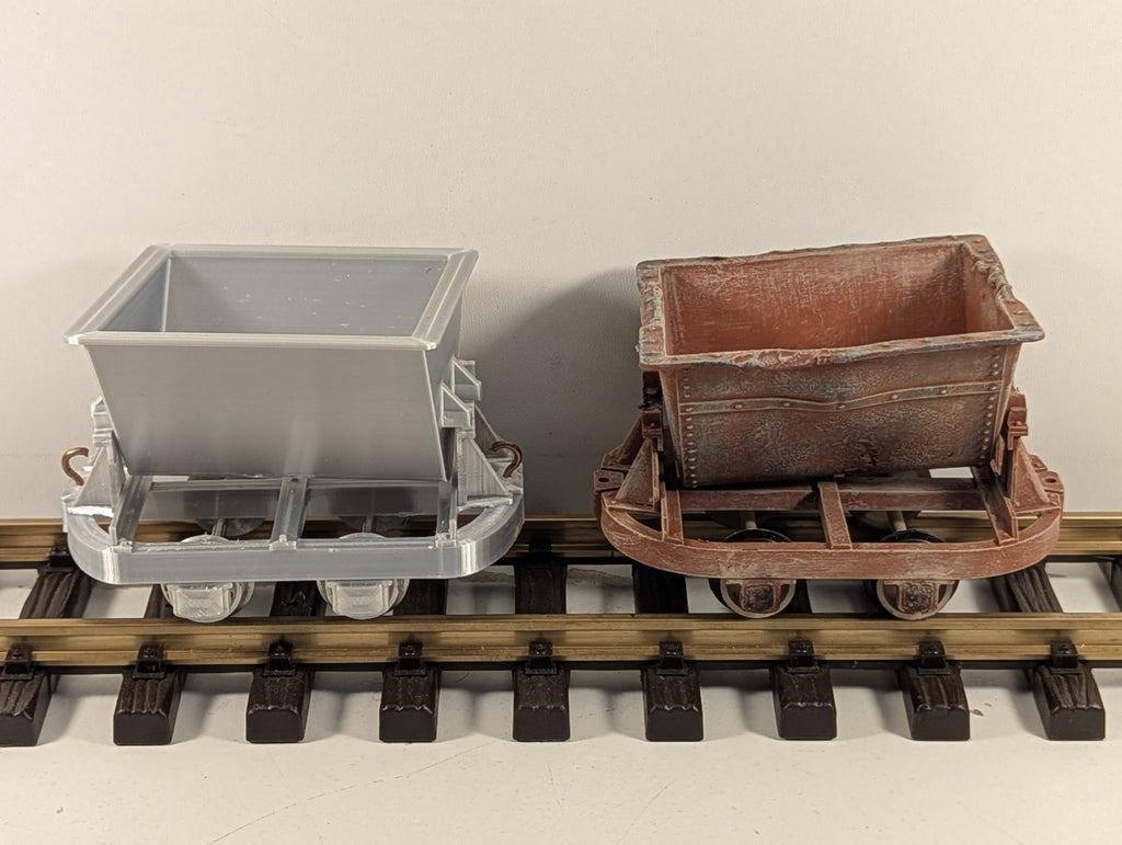 G Gauge Pair of Tipper Wagons