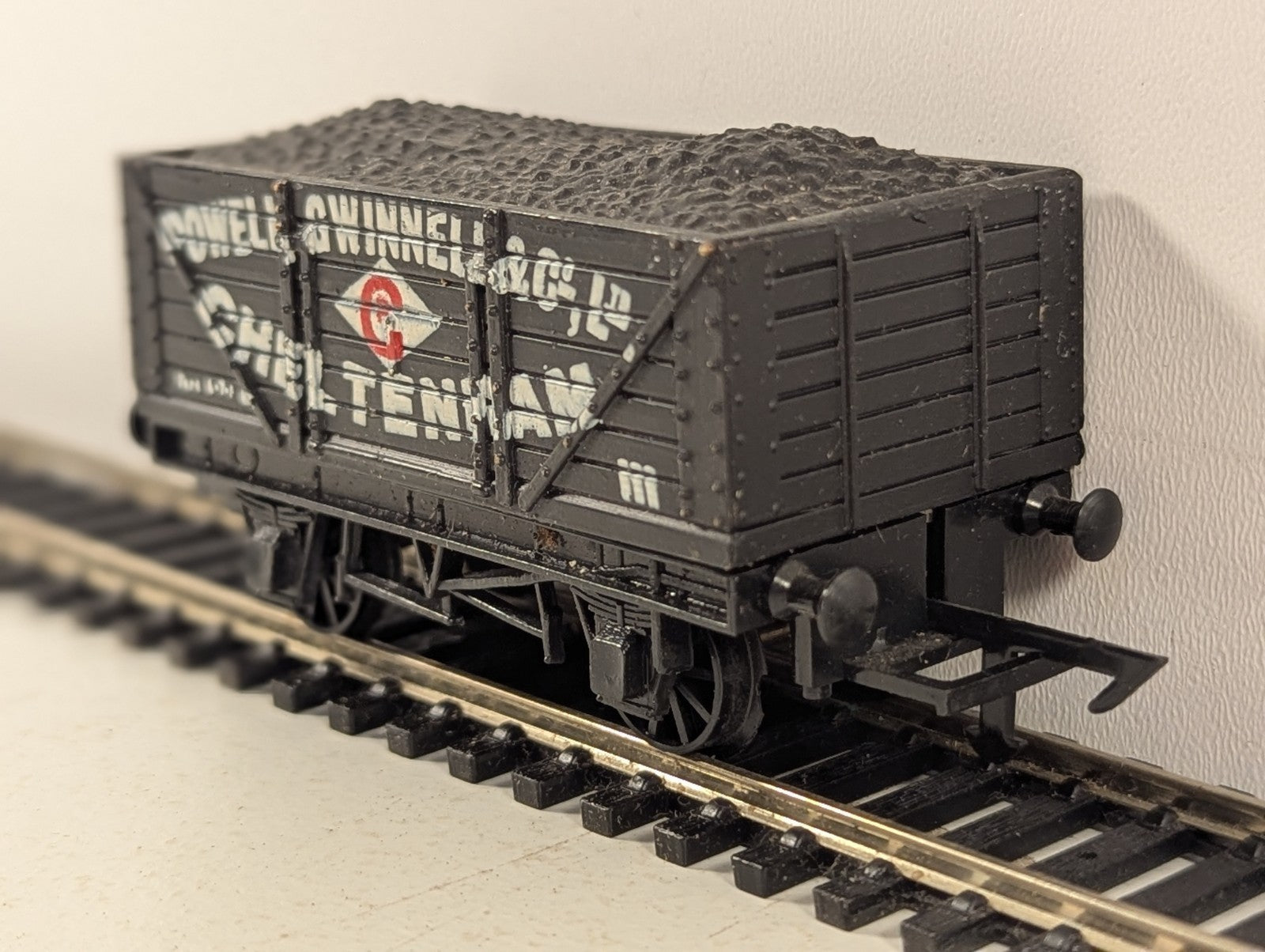 Graham Farish OO Gauge Powell Gwinnell & Co. Ltd 7 Plank Wagon Open