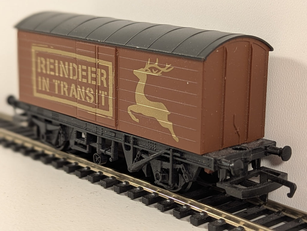 Hornby R60053 Santa’s Reindeer OO Gauge Wagon