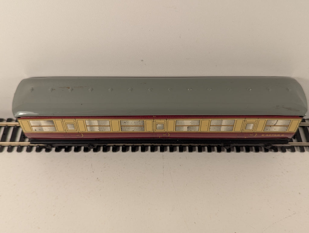 Hornby Dublo BR Gresley Corridor Composite Coach OO Gauge
