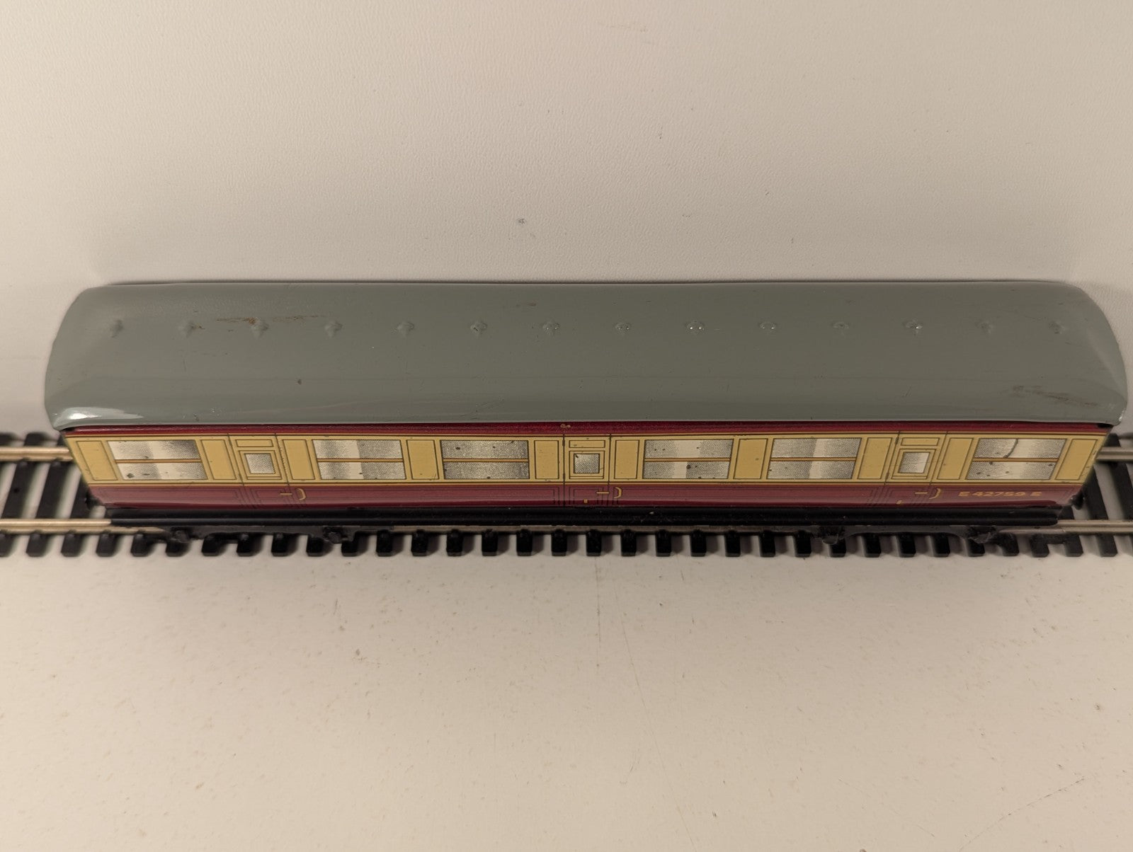 Hornby Dublo BR Gresley Corridor Composite Coach OO Gauge