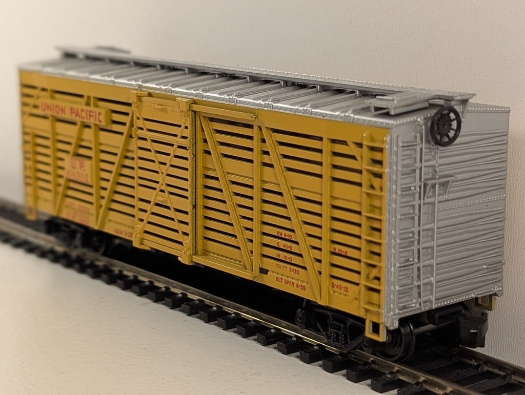 Walthers Trainline 931-1680 HO Gauge 40ft Stock Car