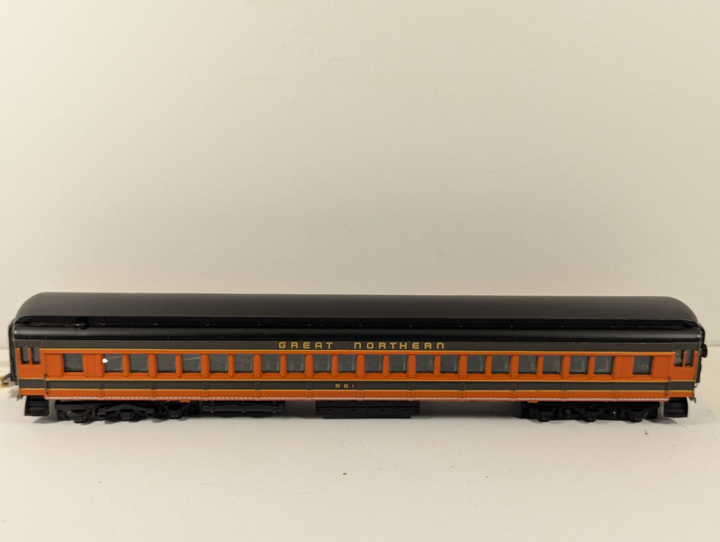 Bachmann Spectrum 89031 HO Gauge Great Northern Combine Car - Boxed