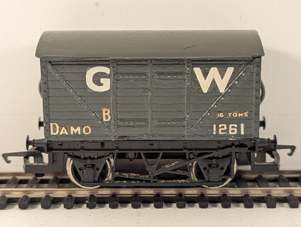 Hornby GWR 16 Ton "Damo" Van OO Gauge - Repainted