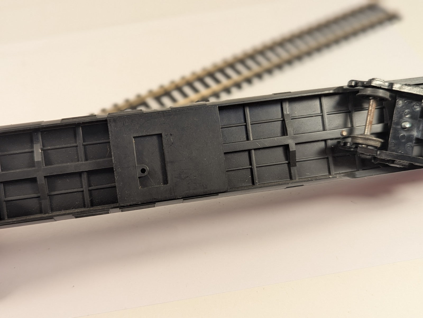 Con-Cor HO Gauge Streamlined Coach Southern Pacific Daylight