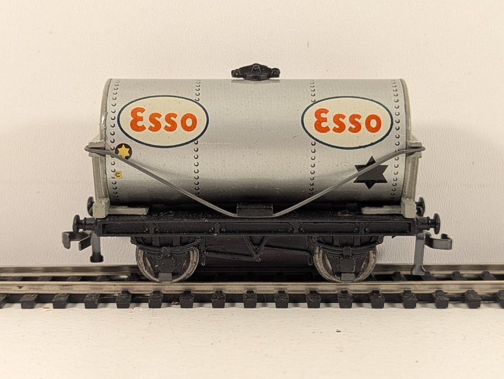 Hornby Dublo 32081 OO Gauge D1 ESSO Petrol Tank Wagon - Boxed