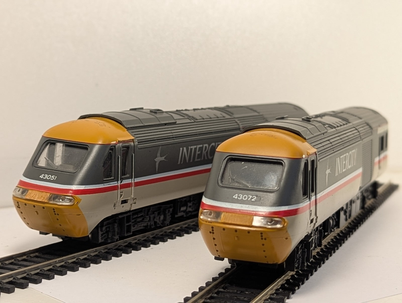 Hornby OO Gauge Class 43 HST 2 Car Set 43051 & 43072