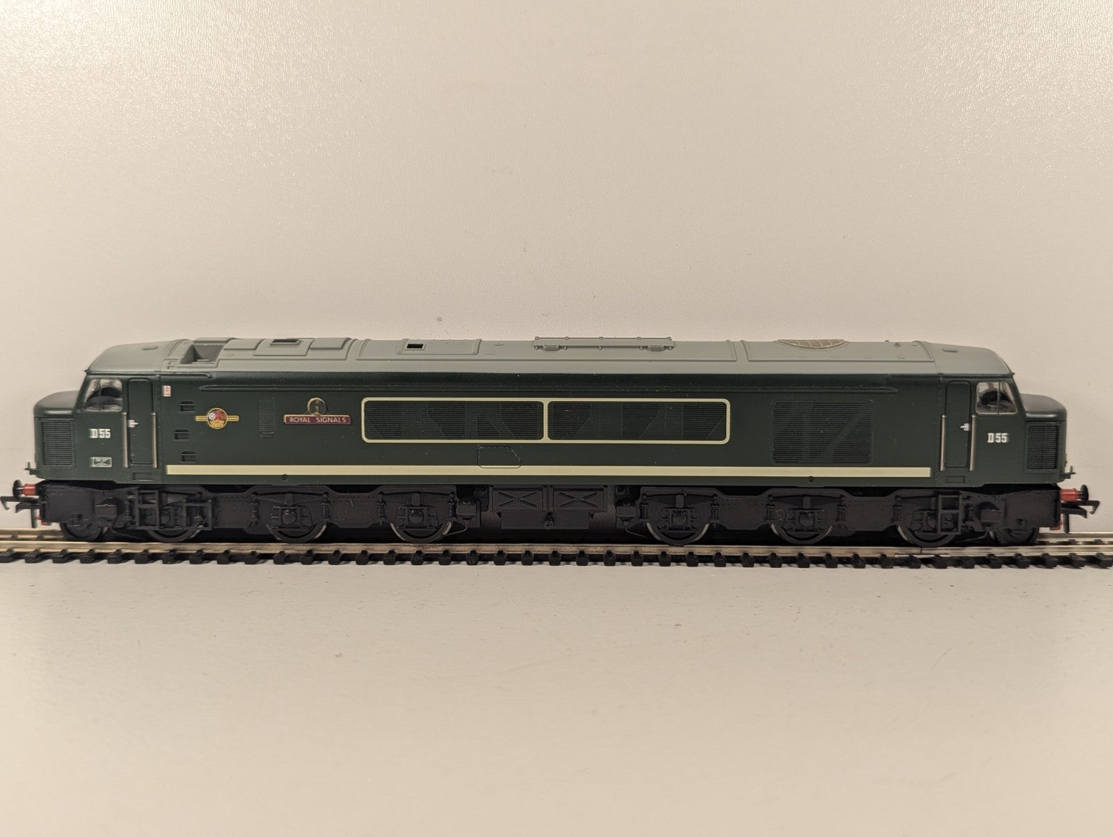 Bachmann Branchline 32-678DS Class 45 Diesel D55 'Royal Signals'  With DCC Sound