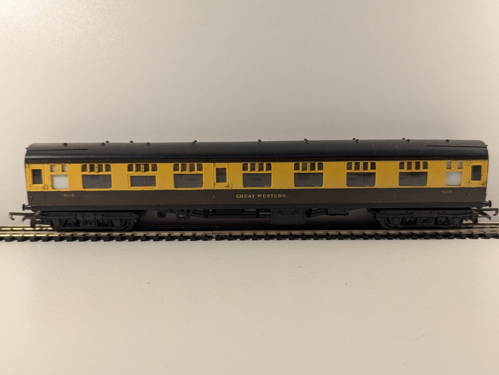 Tri-ang R743 OO Gauge GWR Composite Coach