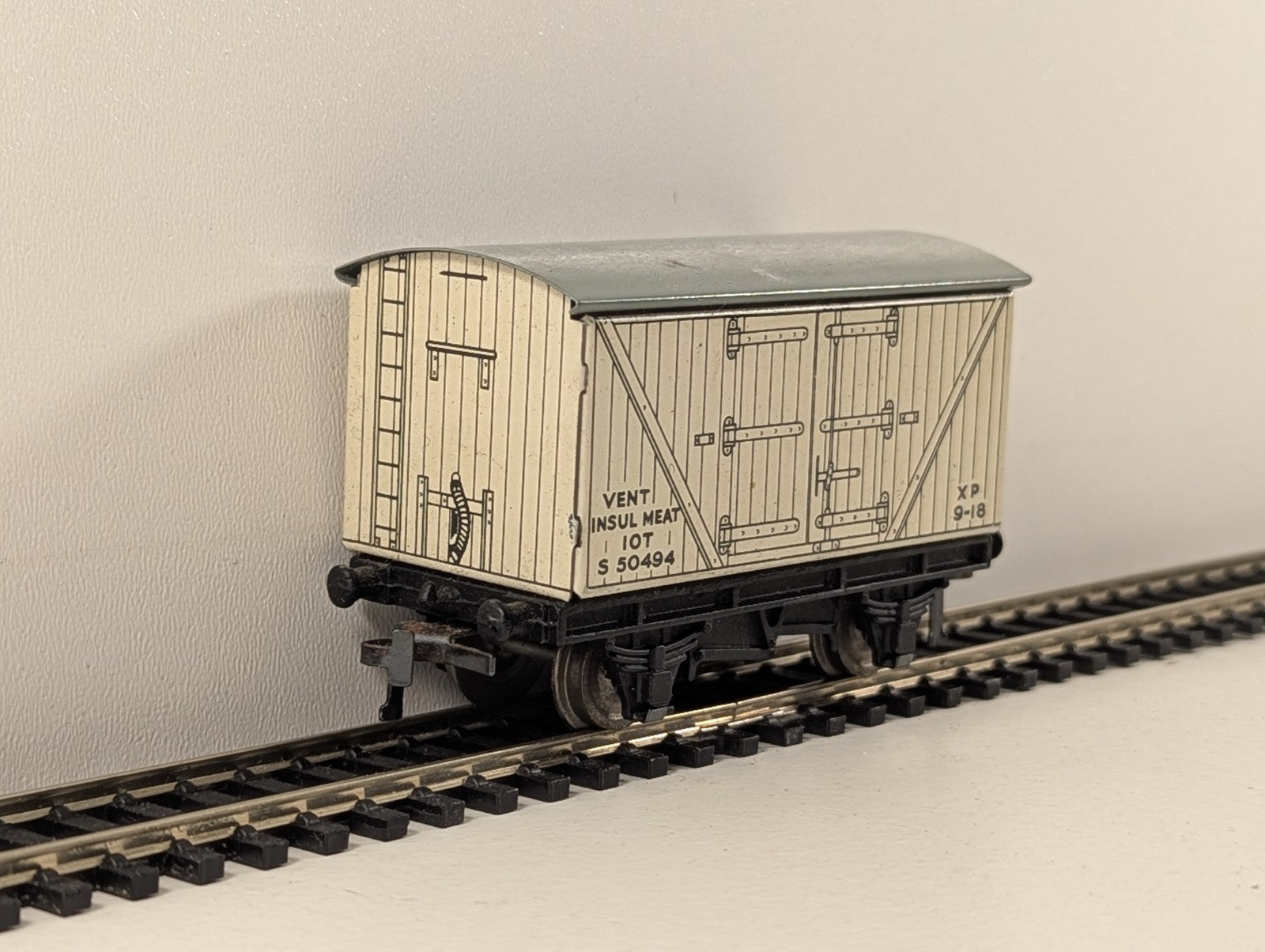 Hornby Dublo 32065 OO Gauge BR White D1 Meat Van - Boxed