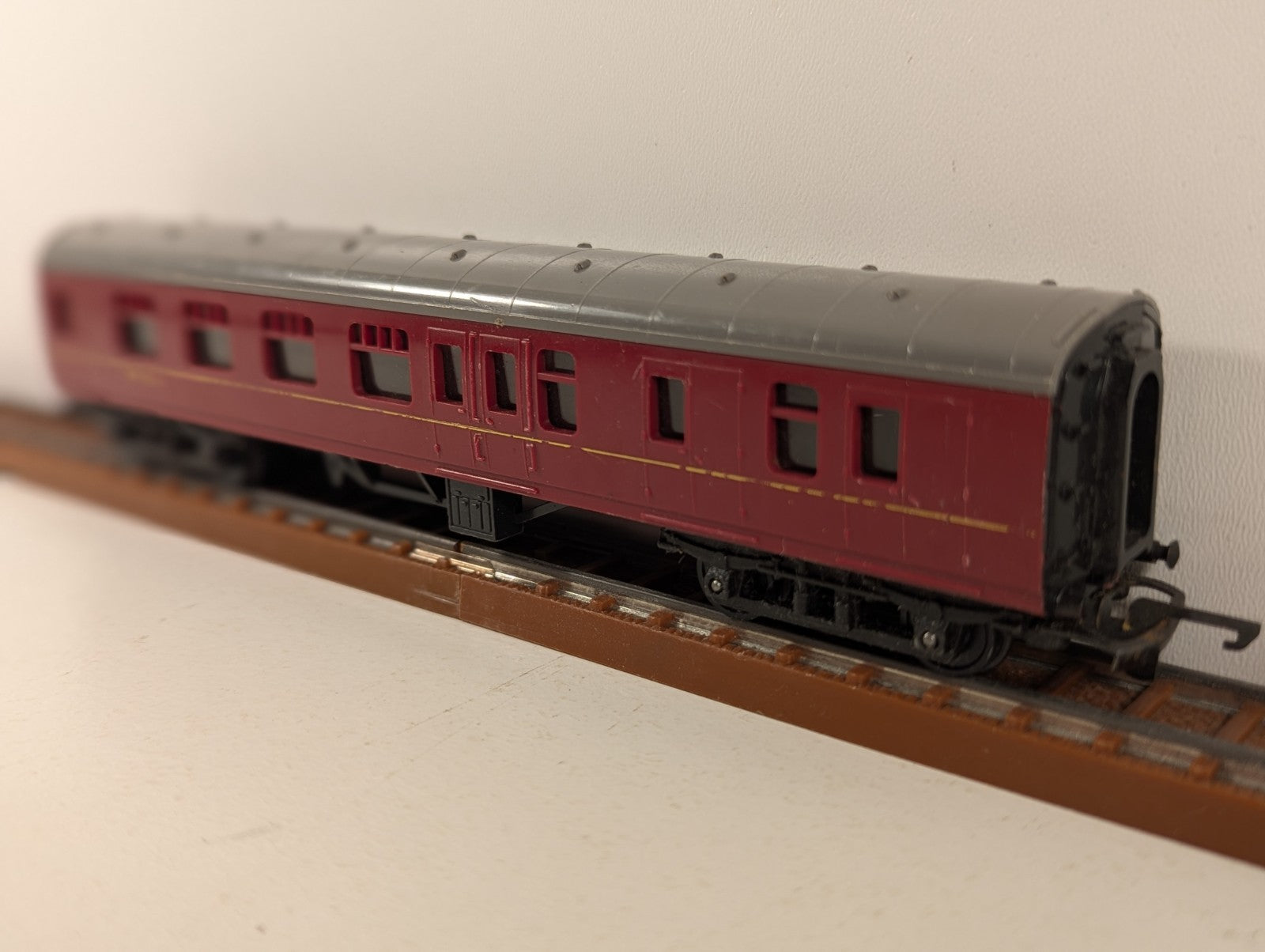 Tri-ang TT Gauge BR Mk1 Corridor Brake Coach