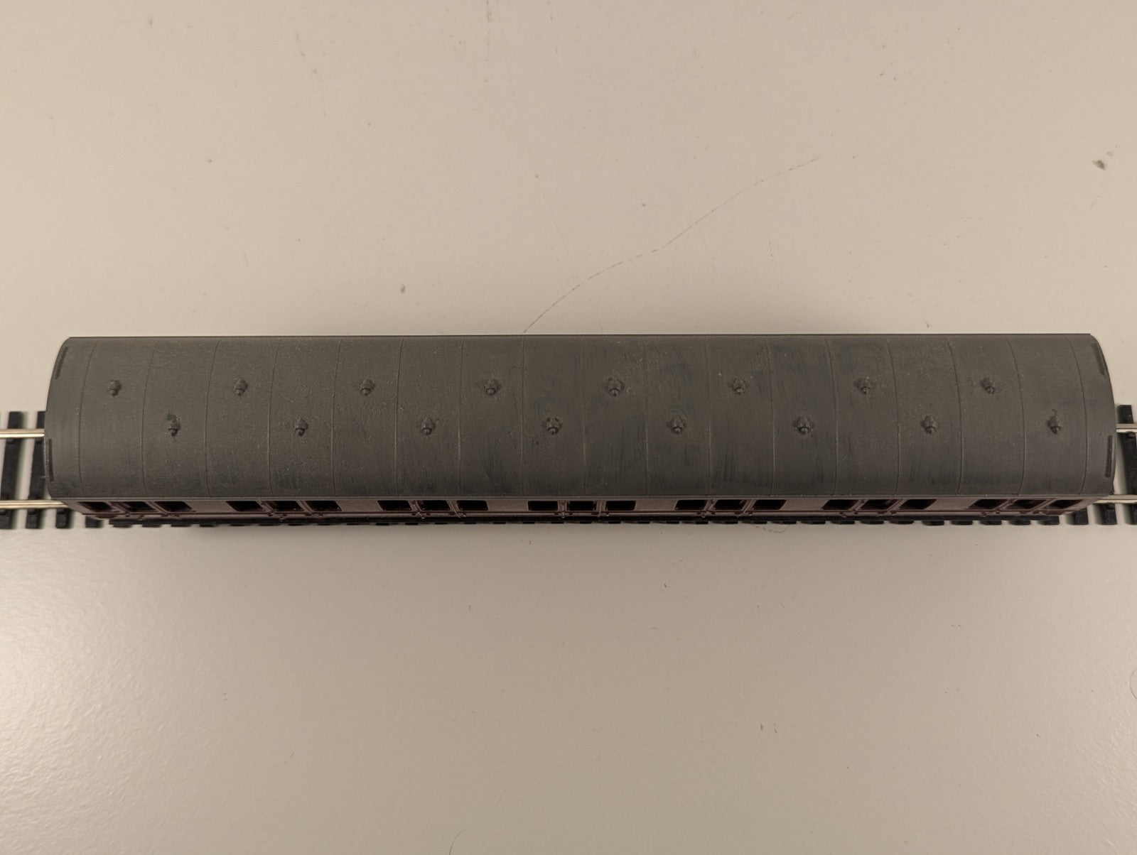 Tri-ang R120 Maroon Suburban Brake Coach M43171 – OO Gauge