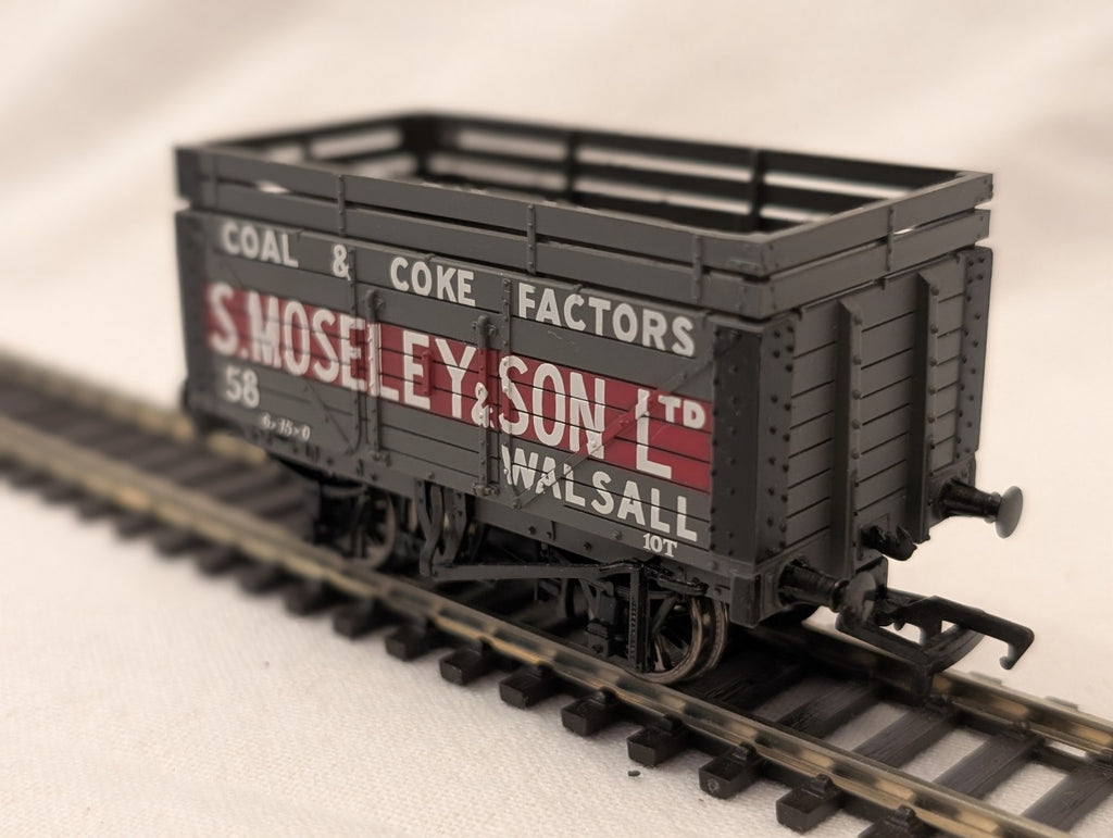 Bachmann Branchline OO Gauge 37-180 S Moseley & Son 7 Plank Wagon