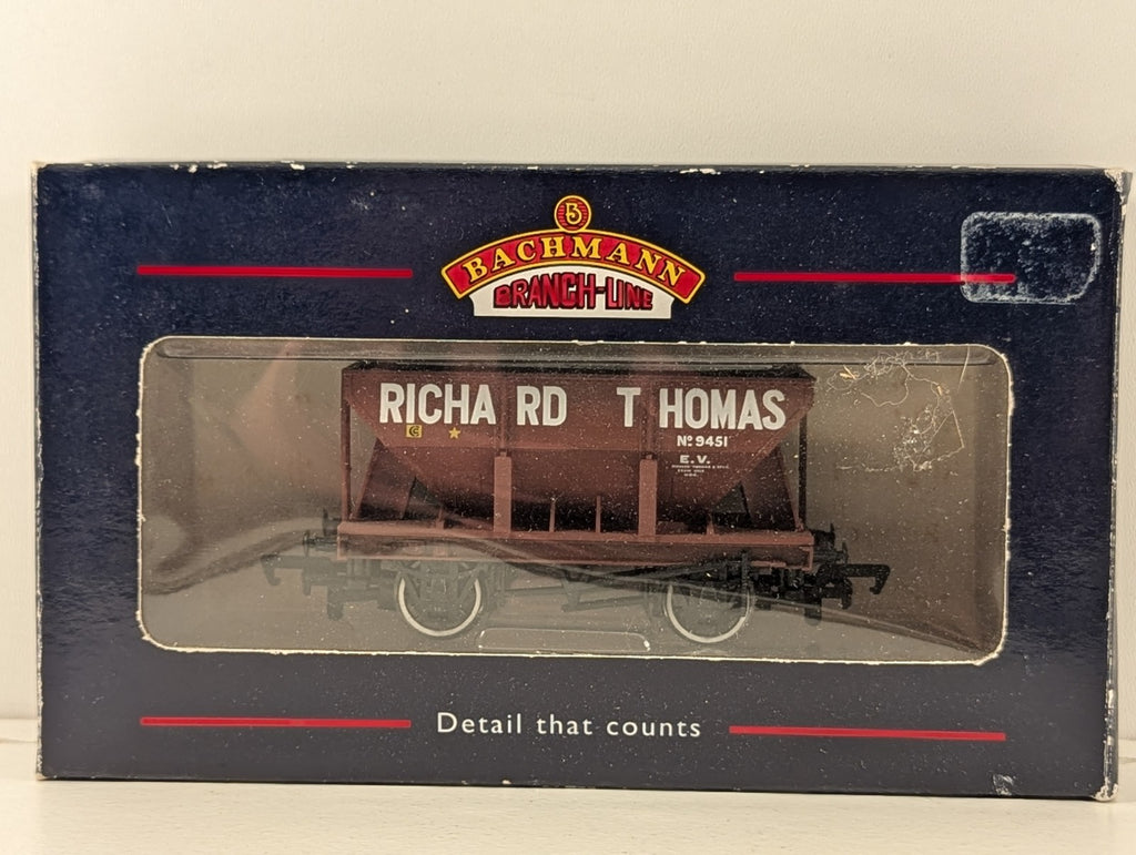 Bachmann Branchline OO Gauge 24-Ton Ore Wagon – Richard Thomas Livery No. 9451