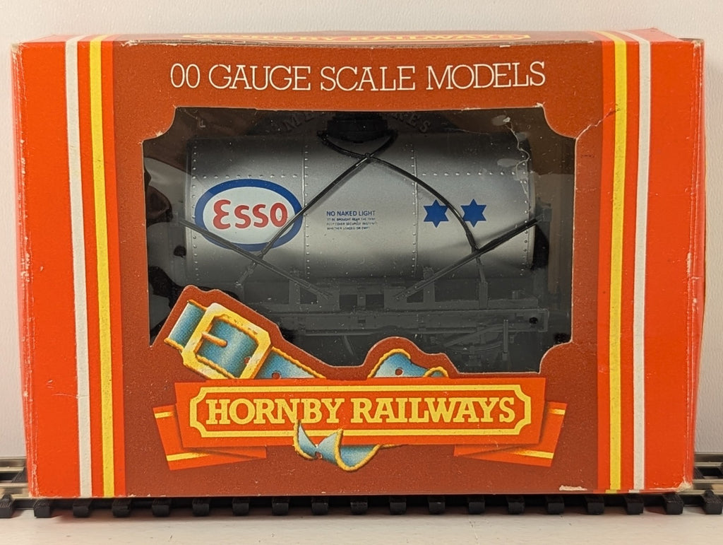 Hornby OO Gauge Esso Tank Wagon