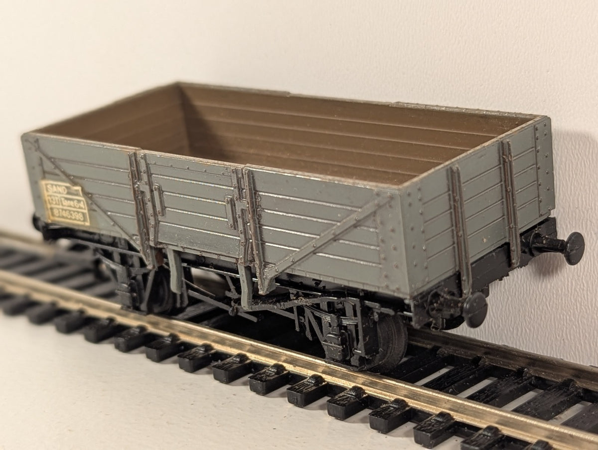Airfix OO Gauge 5-Plank Open Wagon – Grey – Renumbered