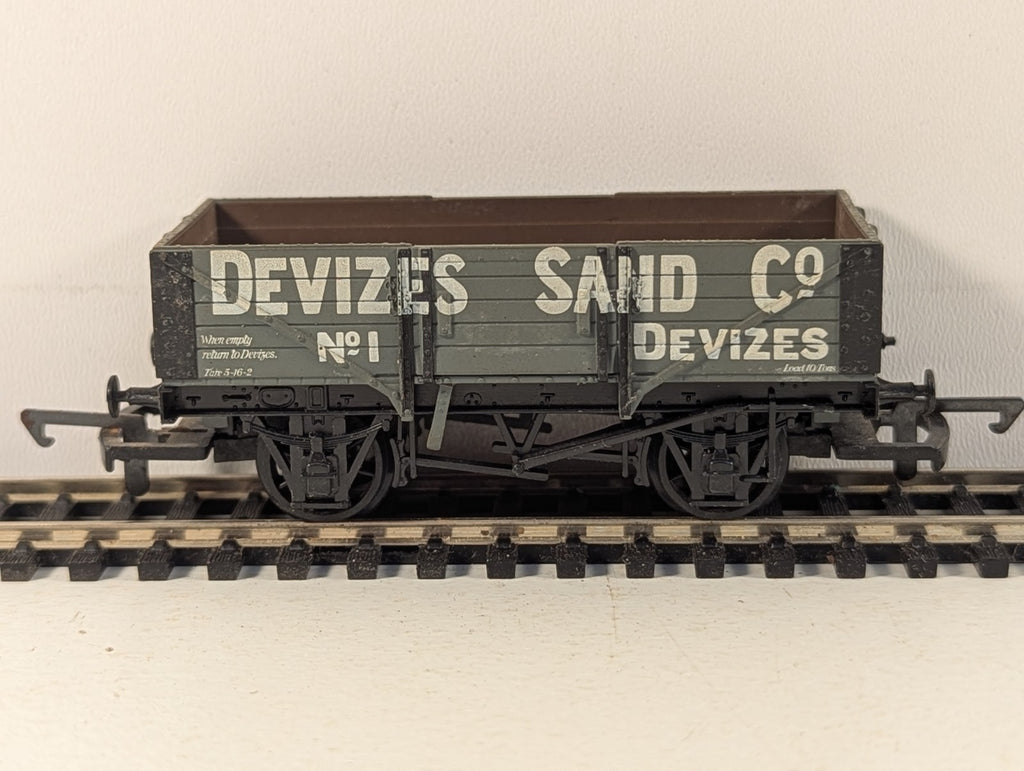 Airfix OO Gauge Devizes Sand Co. 5 Plank Wagon Goods Wagon