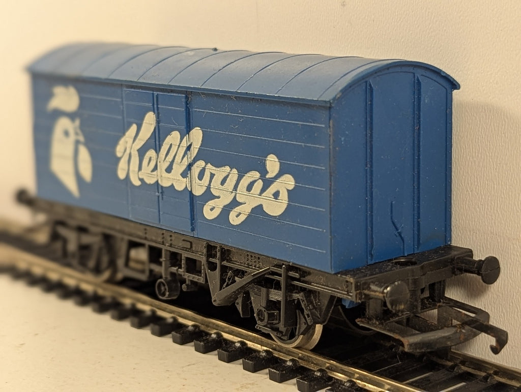 Hornby OO Gauge Kellogg's Box Van Goods Wagon Kellogg's Blue R122
