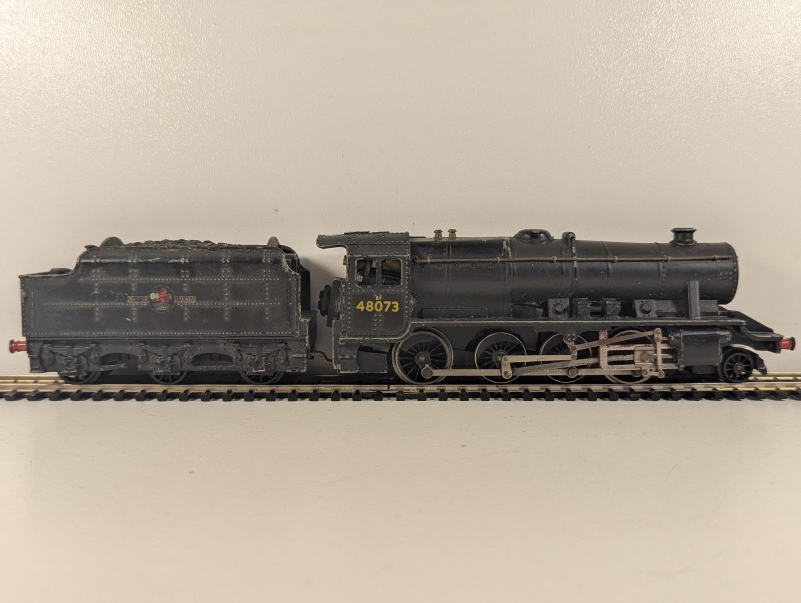 Hornby Dublo OO Gauge Stanier Class 8F 2-8-0 Steam Locomotive 48073