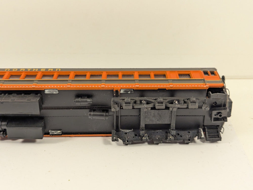 Bachmann Spectrum 89031 HO Gauge Great Northern Combine Car - Boxed