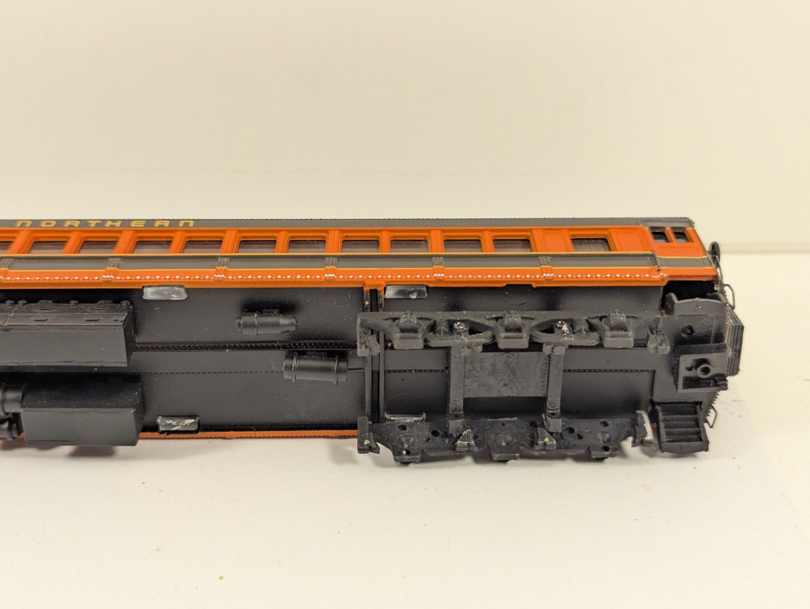 Bachmann Spectrum 89031 HO Gauge Great Northern Combine Car - Boxed