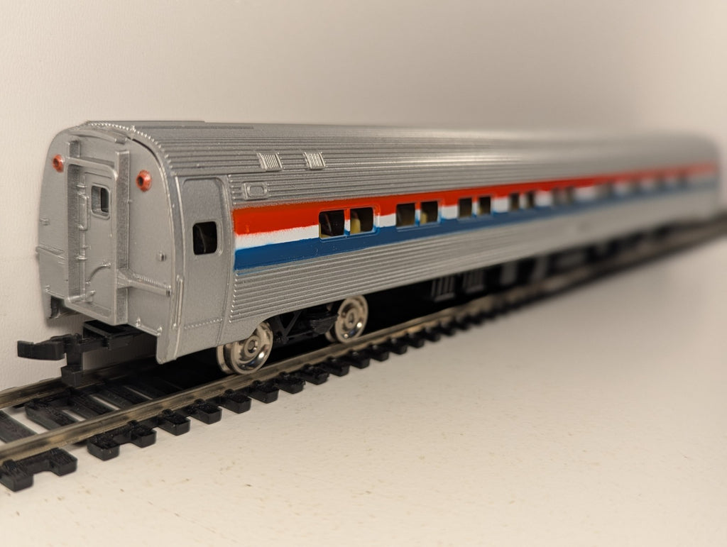 Bachmann Industries HO Scale Budd Amtrak Passenger Car 43-1017-05