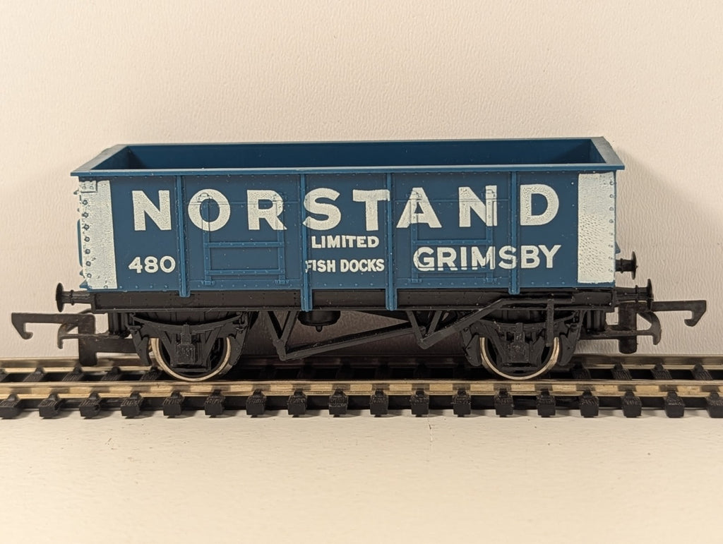 Hornby R220 OO Gauge Norstand Mineral Wagon