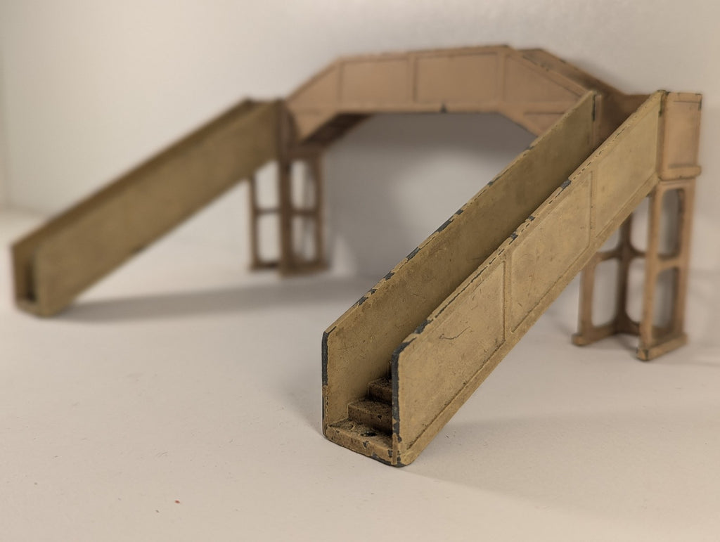 Hornby-Dublo OO Gauge D1 Footbridge Buff