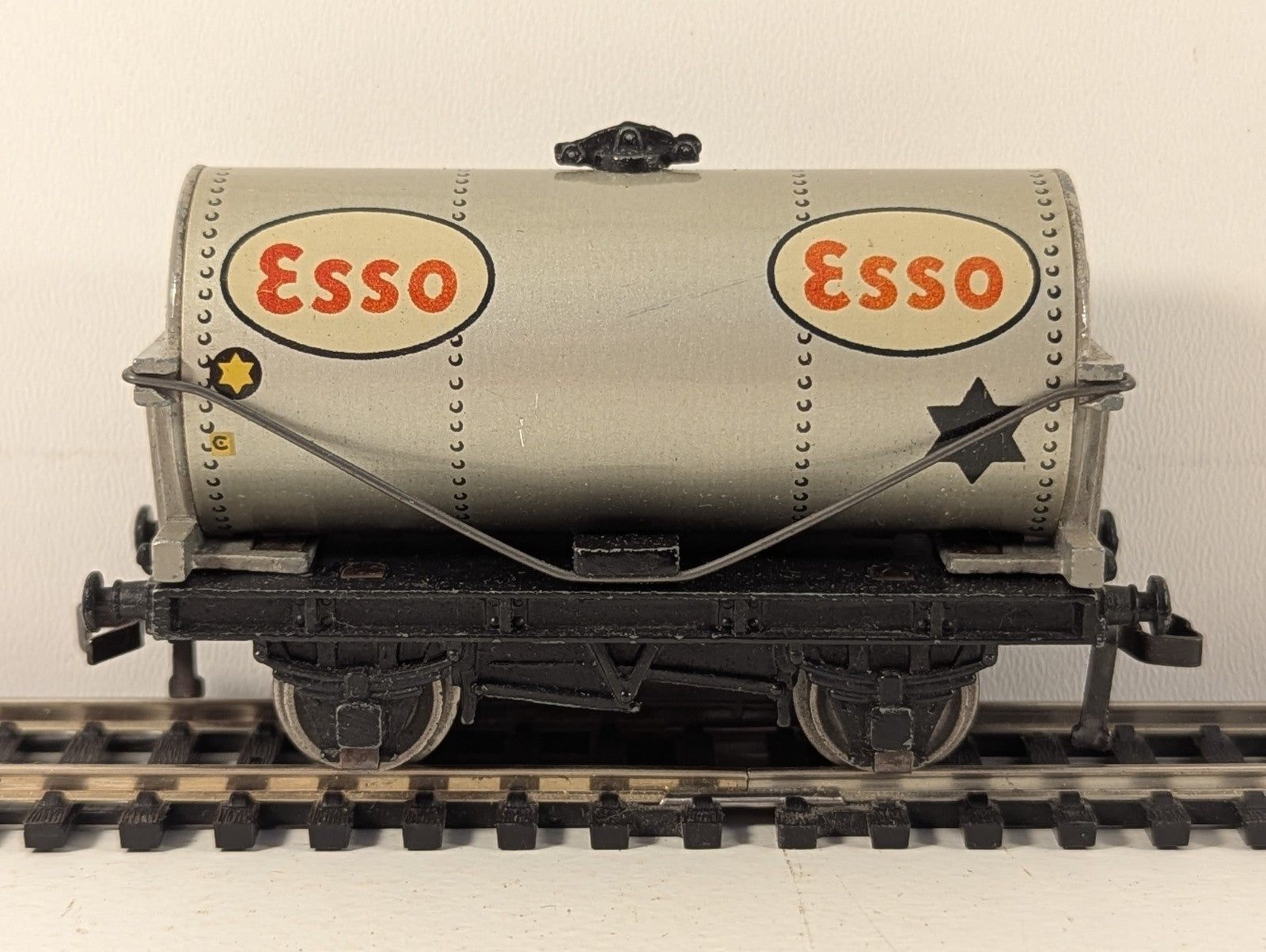 Hornby-Dublo 32081 OO Gauge Petrol Tank Wagon - Boxed